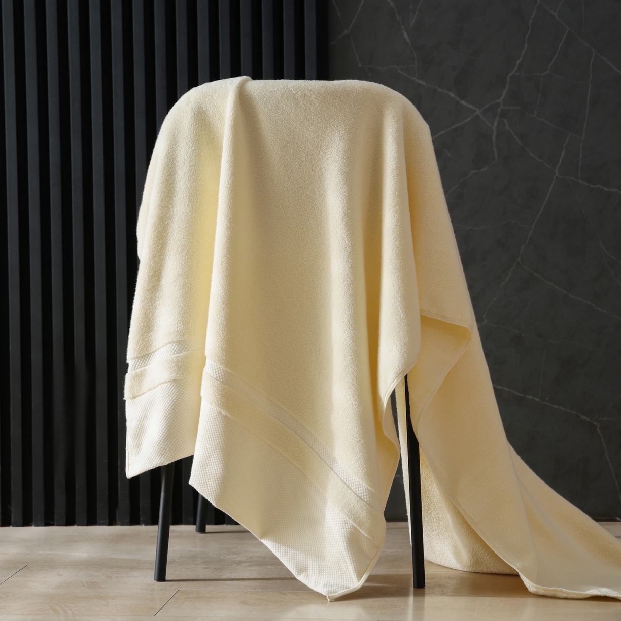 91家纺网 家纺一手货源 找家纺 朴尔家纺-毛巾被 2026年新品悠哲系列纯色全棉纯棉缎档加大加厚浴巾 悠哲-洁白米 90x180cm/条