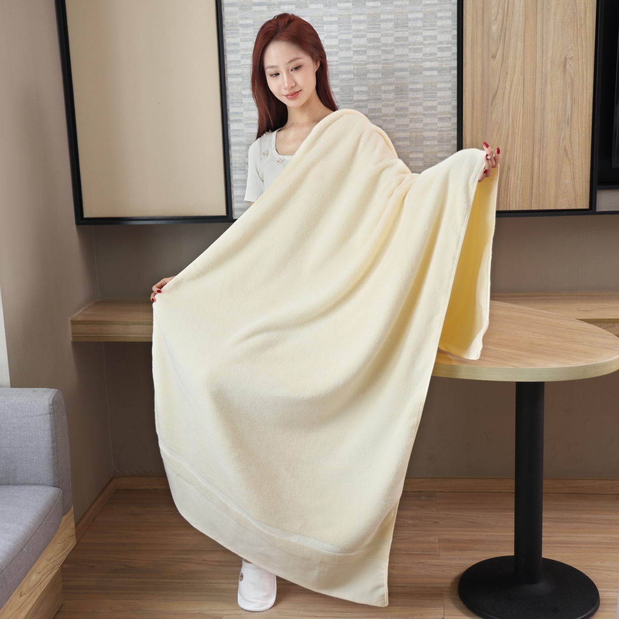 91家纺网 家纺一手货源 找家纺 朴尔家纺-毛巾被 2026年新品悠哲系列纯色全棉纯棉缎档加大加厚浴巾 悠哲-洁白米 90x180cm/条