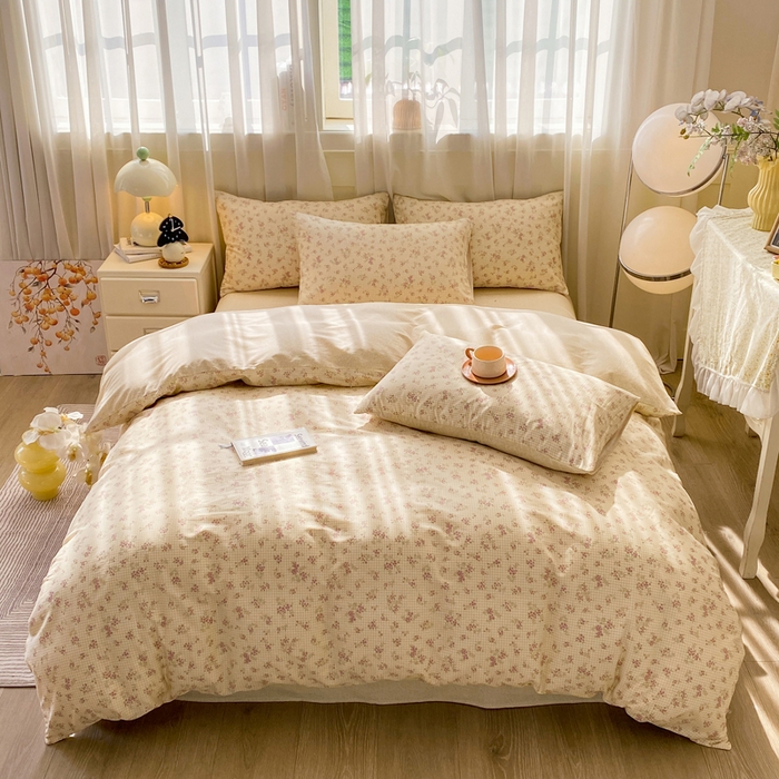 91家纺网 家纺一手货源 找家纺 红日子纺织品 2026新款小清新12868全棉纯棉学生卡通款四件套 繁花锦城