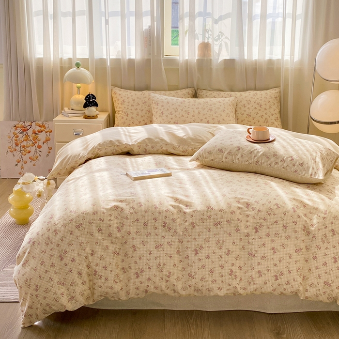 91家纺网 家纺一手货源 找家纺 红日子纺织品 2026新款小清新12868全棉纯棉学生卡通款四件套 繁花锦城