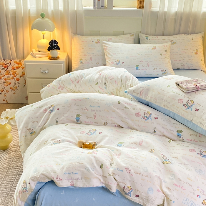 91家纺网 家纺一手货源 找家纺 红日子纺织品 2026新款小清新12868全棉纯棉学生卡通款四件套 欢乐周末