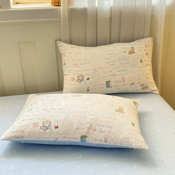 91家纺网 家纺一手货源 找家纺 红日子纺织品 2026新款小清新12868全棉纯棉学生卡通款四件套 欢乐周末