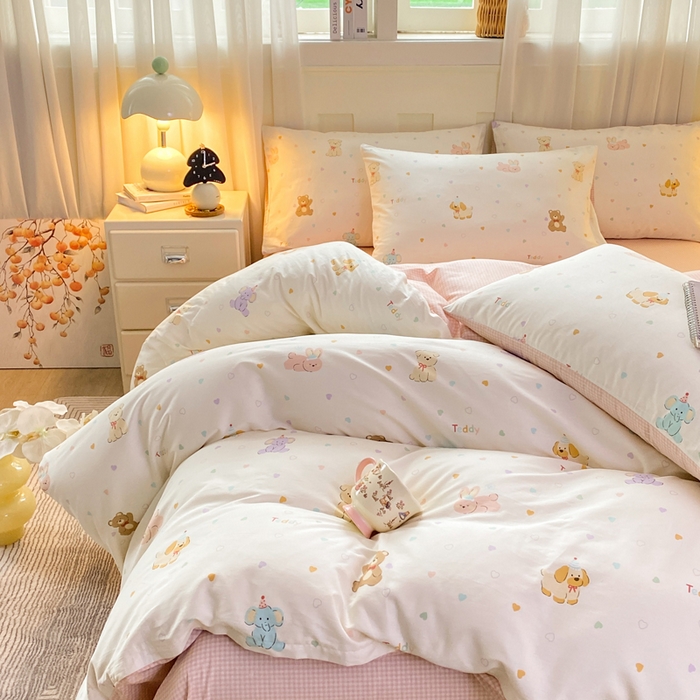 91家纺网 家纺一手货源 找家纺 红日子纺织品 2026新款小清新12868全棉纯棉学生卡通款四件套 伙伴甜心