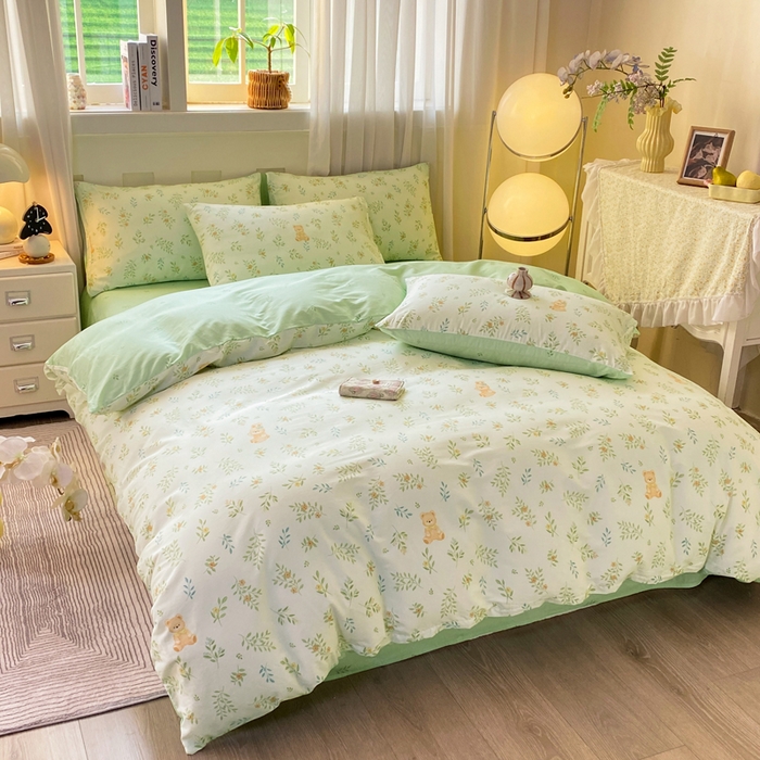 91家纺网 家纺一手货源 找家纺 红日子纺织品 2026新款小清新12868全棉纯棉学生卡通款四件套 丽都倩影