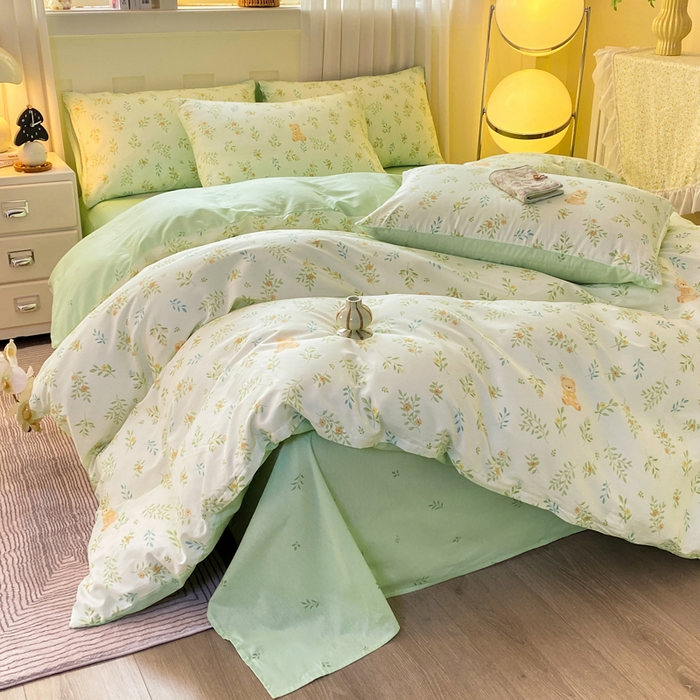 91家纺网 家纺一手货源 找家纺 红日子纺织品 2026新款小清新12868全棉纯棉学生卡通款四件套 丽都倩影