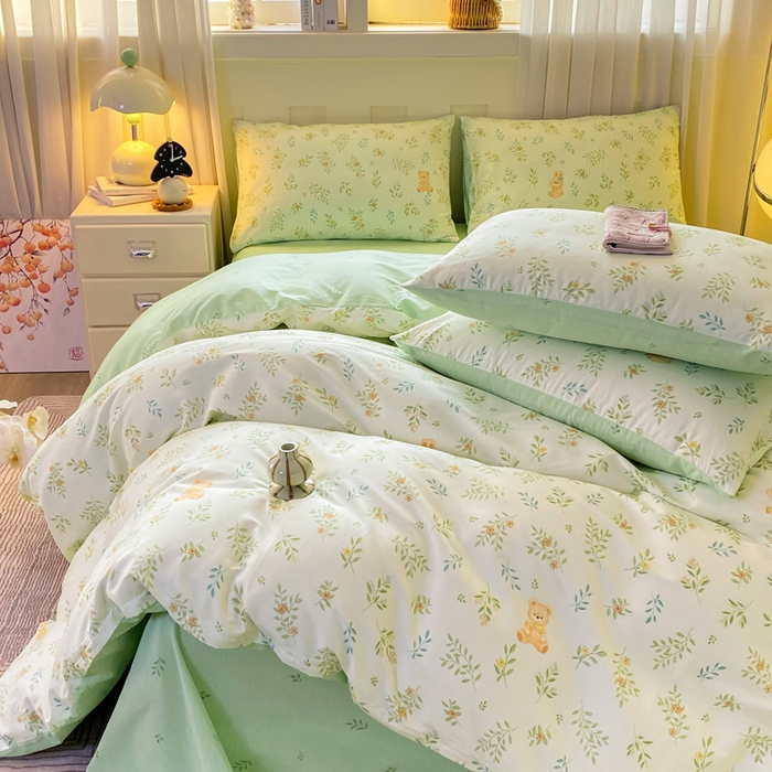 91家纺网 家纺一手货源 找家纺 红日子纺织品 2026新款小清新12868全棉纯棉学生卡通款四件套 丽都倩影