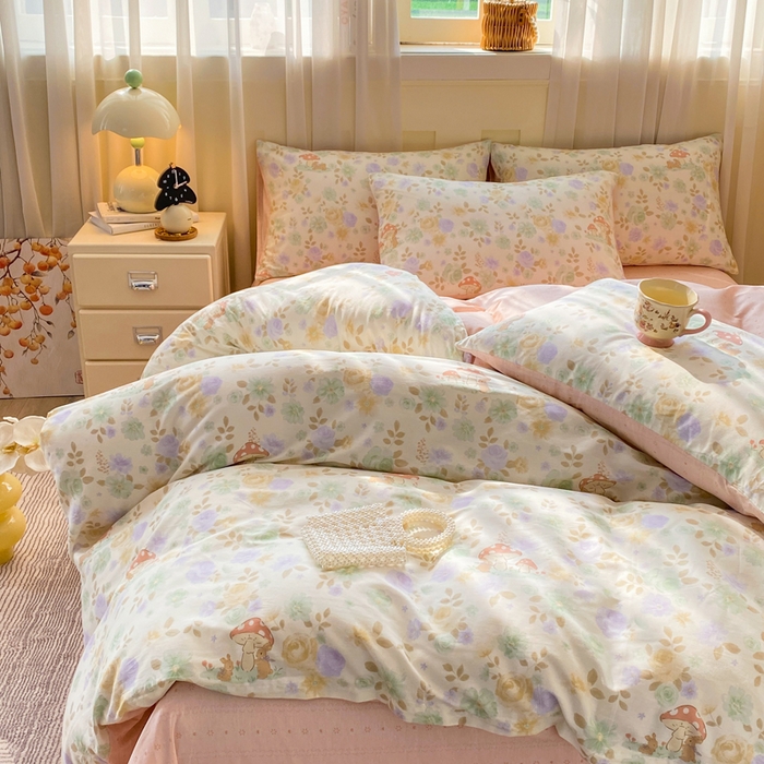 91家纺网 家纺一手货源 找家纺 红日子纺织品 2026新款小清新12868全棉纯棉学生卡通款四件套 蘑菇小兔