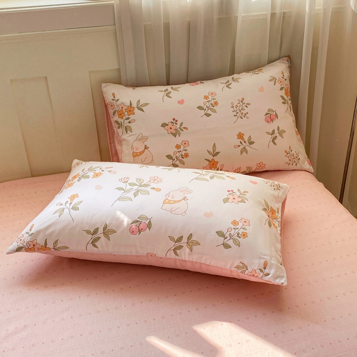 91家纺网 家纺一手货源 找家纺 红日子纺织品 2026新款小清新12868全棉纯棉学生卡通款四件套 清风小兔