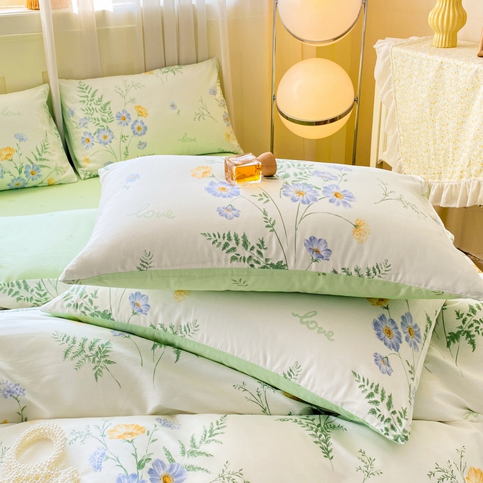 91家纺网 家纺一手货源 找家纺 红日子纺织品 2026新款小清新12868全棉纯棉学生卡通款四件套 拾光花间