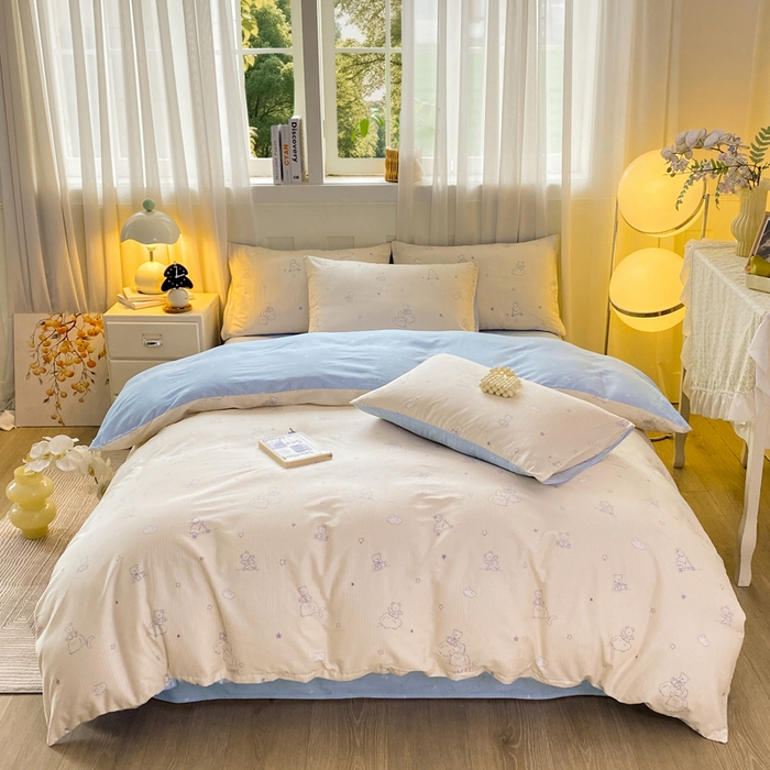 91家纺网 家纺一手货源 找家纺 红日子纺织品 2026新款小清新12868全棉纯棉学生卡通款四件套 星空熊