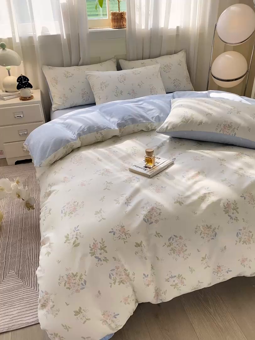 91家纺网 家纺一手货源 找家纺 红日子纺织品 2026新款小清新12868全棉纯棉学生卡通款四件套 遥遥花期