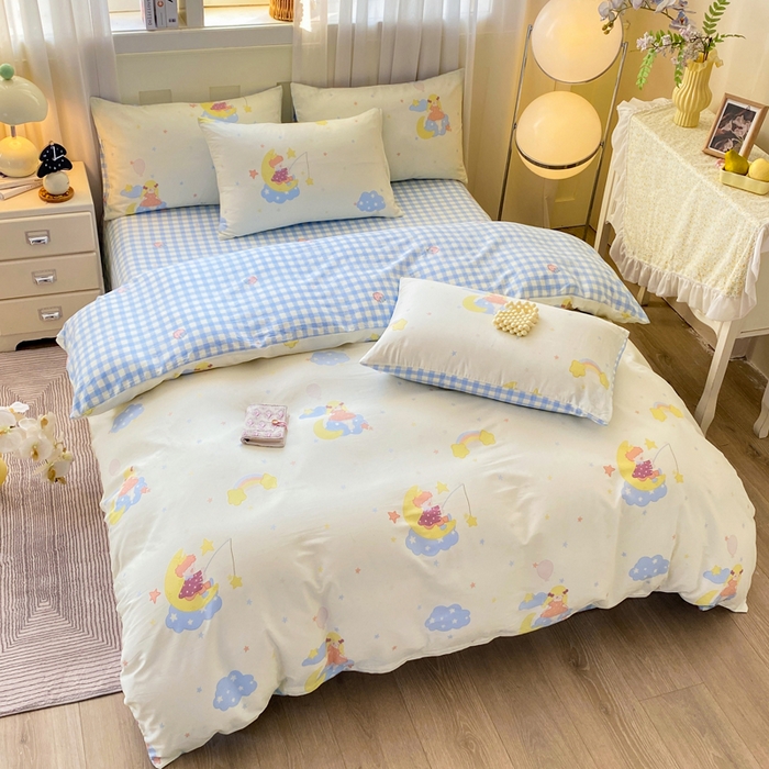 91家纺网 家纺一手货源 找家纺 红日子纺织品 2026新款小清新12868全棉纯棉学生卡通款四件套 月光小曲