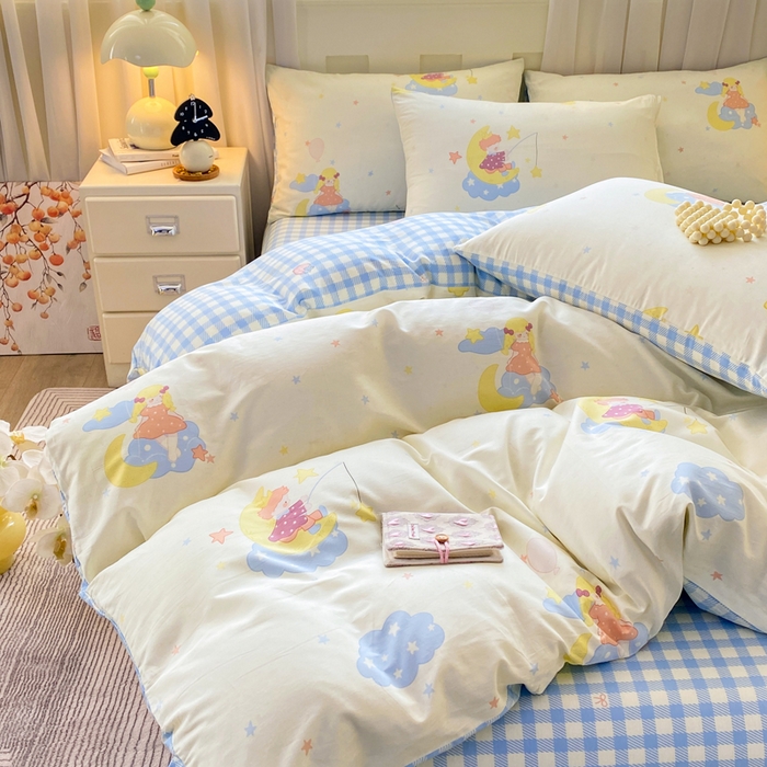 91家纺网 家纺一手货源 找家纺 红日子纺织品 2026新款小清新12868全棉纯棉学生卡通款四件套 月光小曲