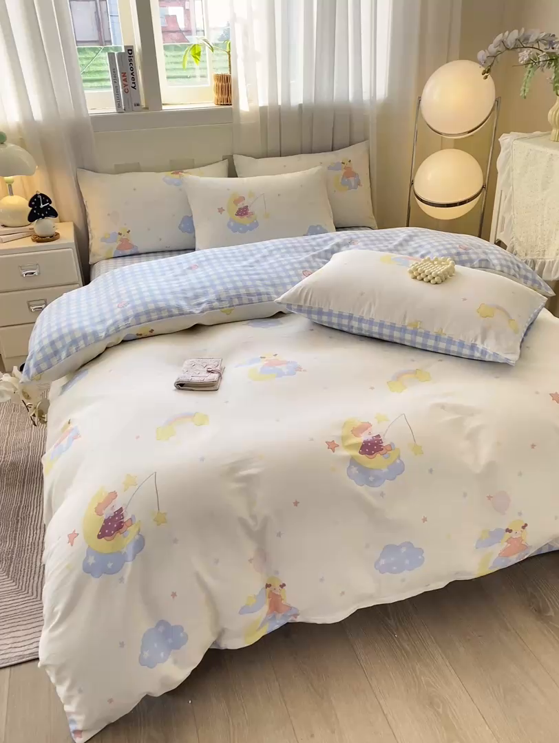 91家纺网 家纺一手货源 找家纺 红日子纺织品 2026新款小清新12868全棉纯棉学生卡通款四件套 月光小曲