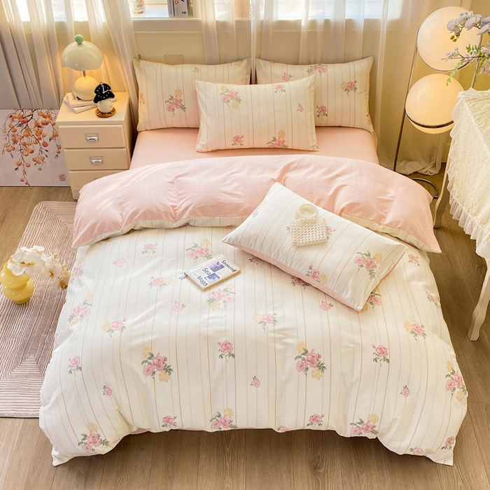 91家纺网 家纺一手货源 找家纺 红日子纺织品 2026新款小清新12868全棉纯棉学生卡通款四件套 芸雅花开