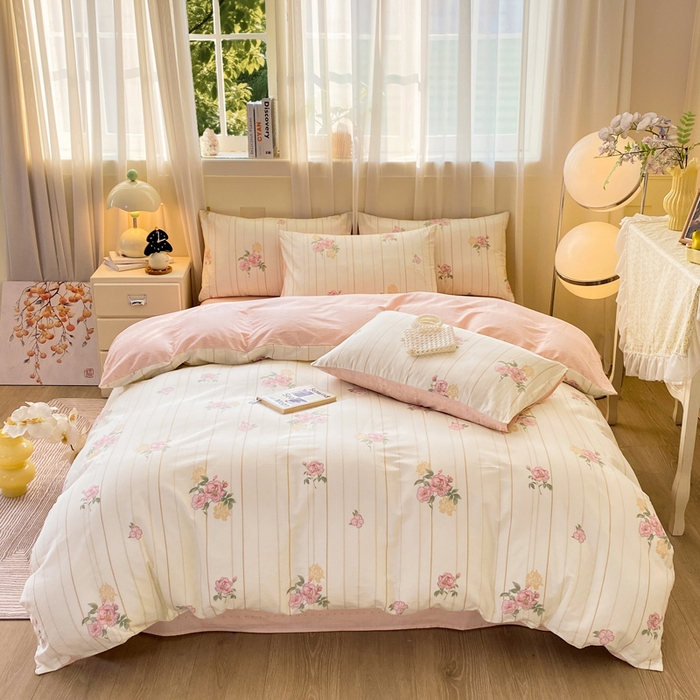 91家纺网 家纺一手货源 找家纺 红日子纺织品 2026新款小清新12868全棉纯棉学生卡通款四件套 芸雅花开