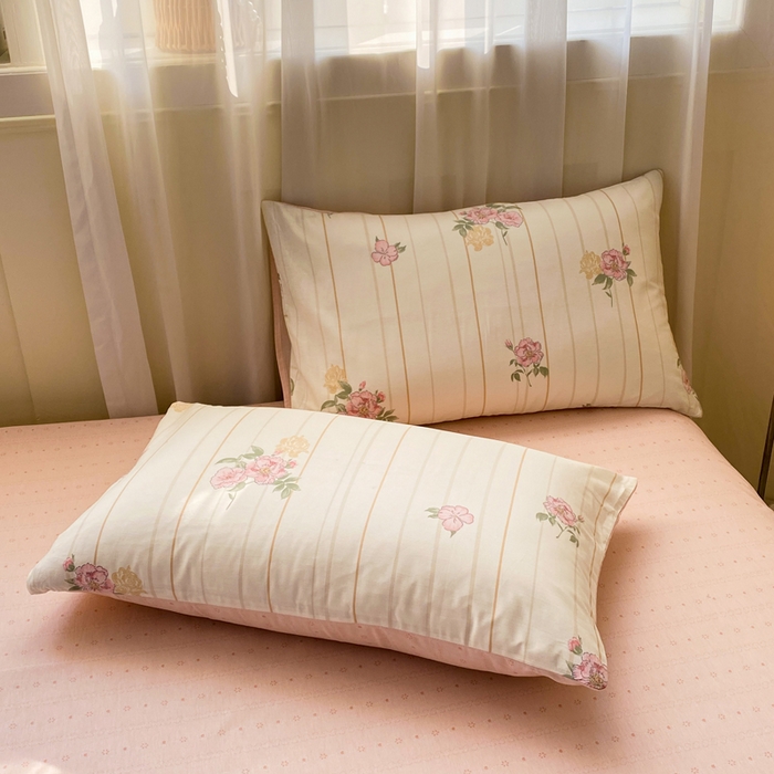 91家纺网 家纺一手货源 找家纺 红日子纺织品 2026新款小清新12868全棉纯棉学生卡通款四件套 芸雅花开