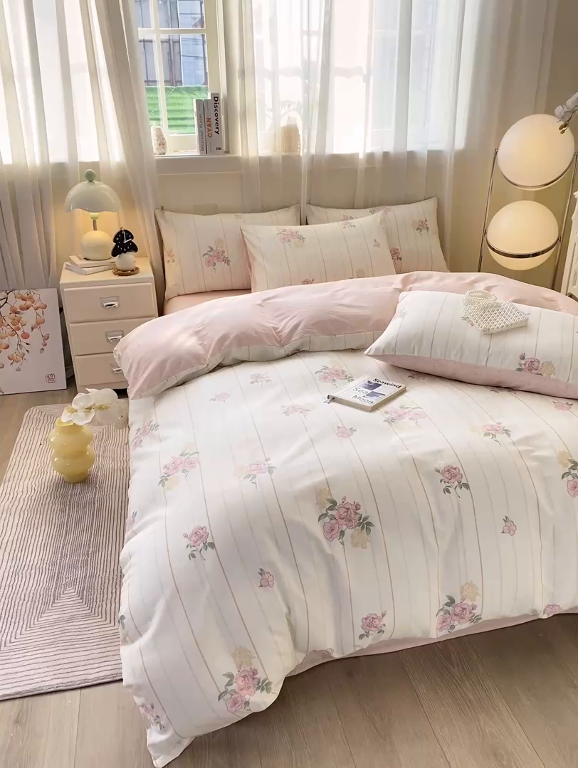 91家纺网 家纺一手货源 找家纺 红日子纺织品 2026新款小清新12868全棉纯棉学生卡通款四件套 芸雅花开