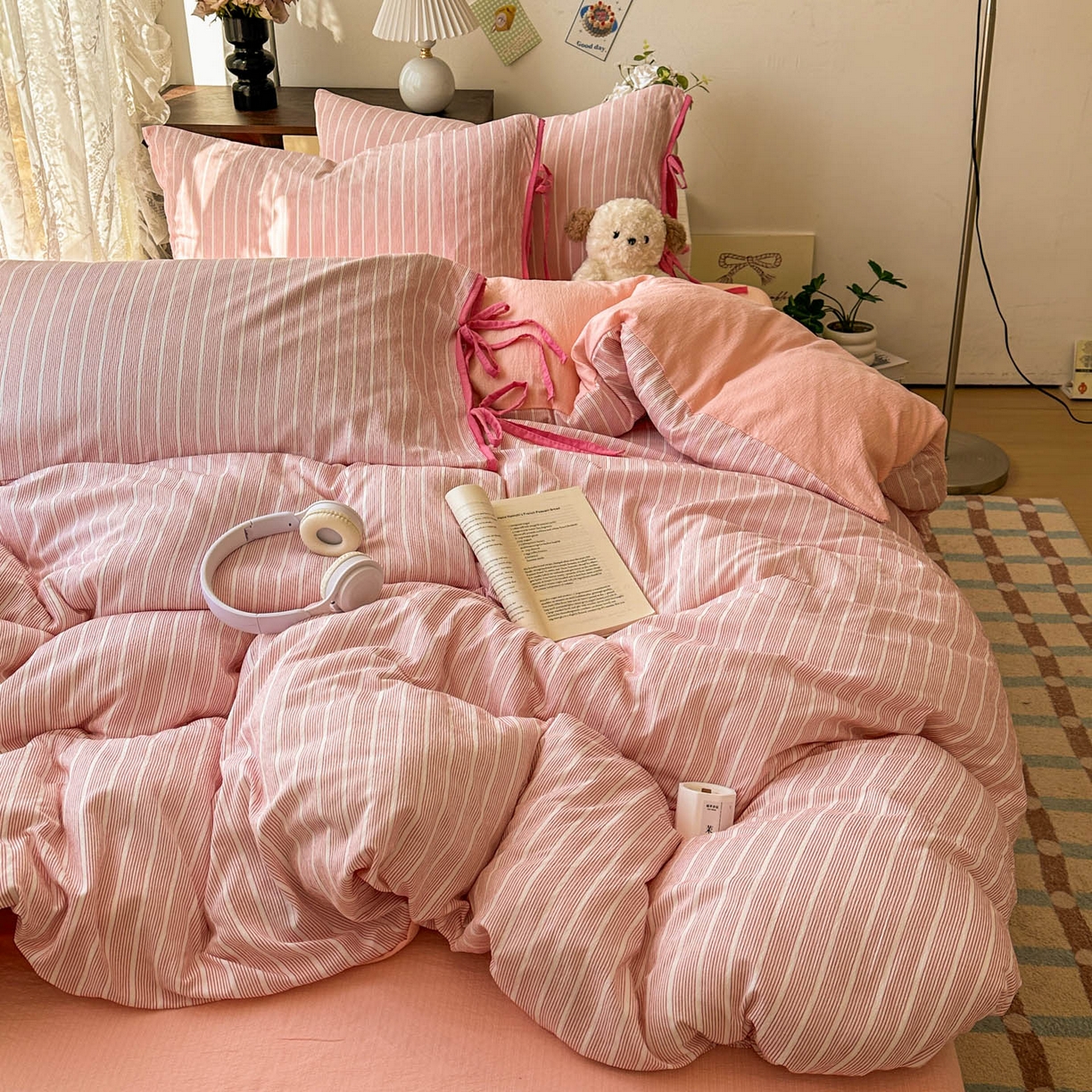 91家纺网 家纺一手货源 找家纺 花伞家居 2026新款小红书系带蝴蝶结双层纱四件套含买家秀 软果酱-粉条纹