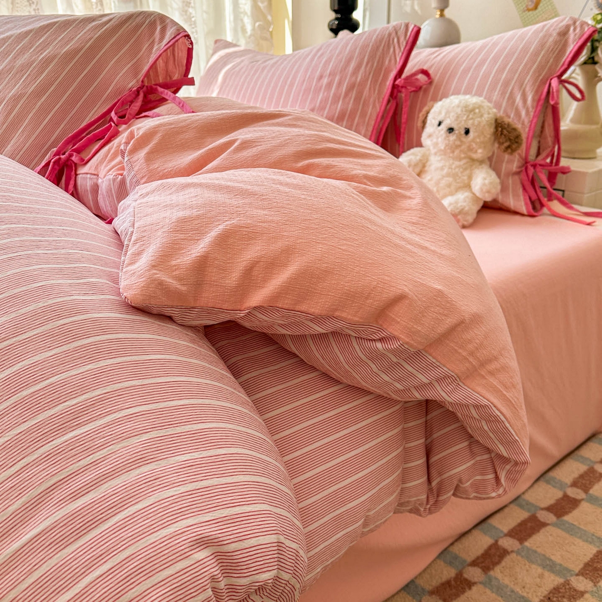 91家纺网 家纺一手货源 找家纺 花伞家居 2026新款小红书系带蝴蝶结双层纱四件套含买家秀 软果酱-粉条纹