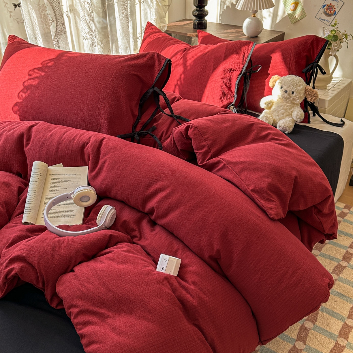 91家纺网 家纺一手货源 找家纺 花伞家居 2026新款小红书系带蝴蝶结双层纱四件套含买家秀 软果酱-红黑