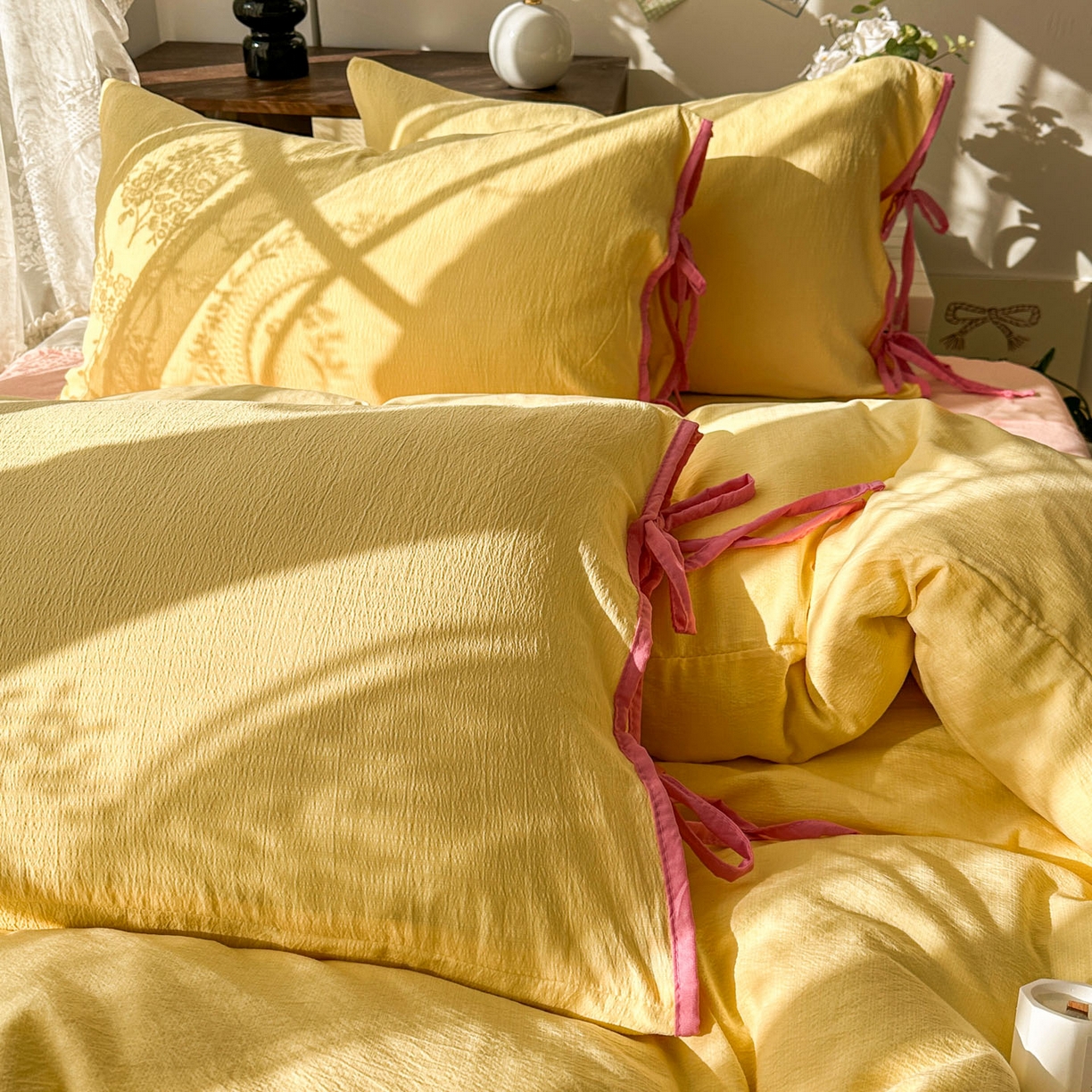 91家纺网 家纺一手货源 找家纺 花伞家居 2026新款小红书系带蝴蝶结双层纱四件套含买家秀 软果酱-茉莉黄玉