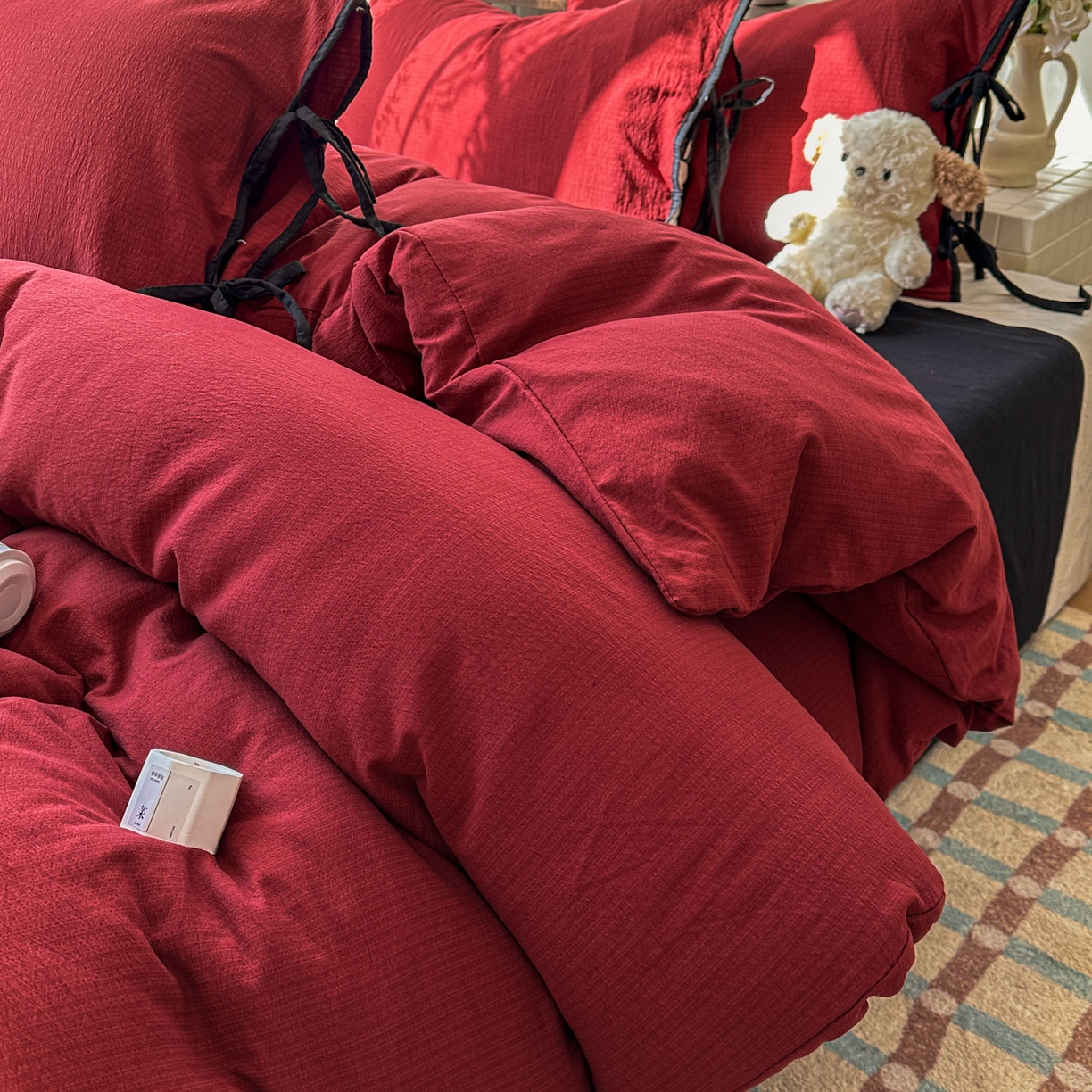 91家纺网 家纺一手货源 找家纺 花伞家居 2026新款小红书系带蝴蝶结双层纱四件套含买家秀 软果酱-红黑