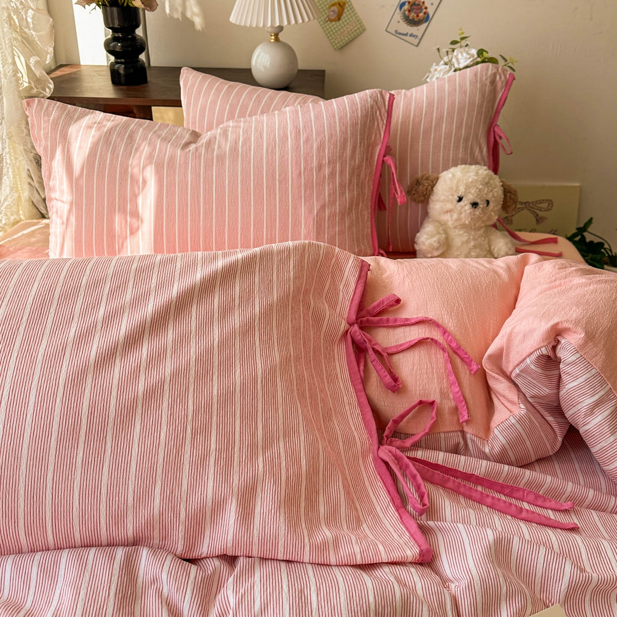 91家纺网 家纺一手货源 找家纺 花伞家居 2026新款小红书系带蝴蝶结双层纱四件套含买家秀 软果酱-粉条纹