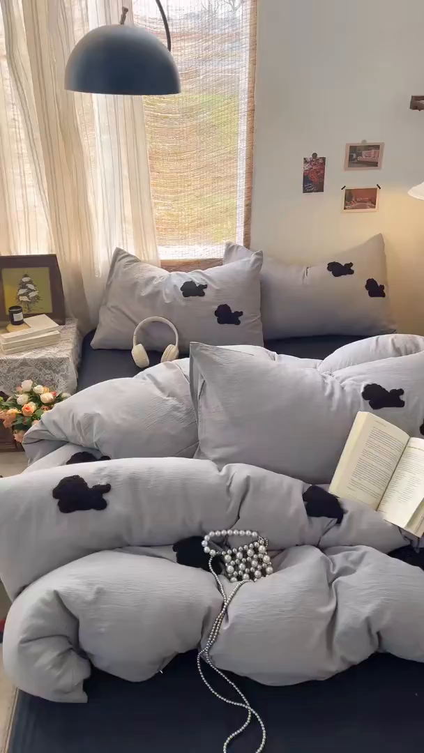 91家纺网 家纺一手货源 找家纺 花伞家居 2026新款小马毛巾绣双层纱四件套含买家秀 马上发财-松烟灰