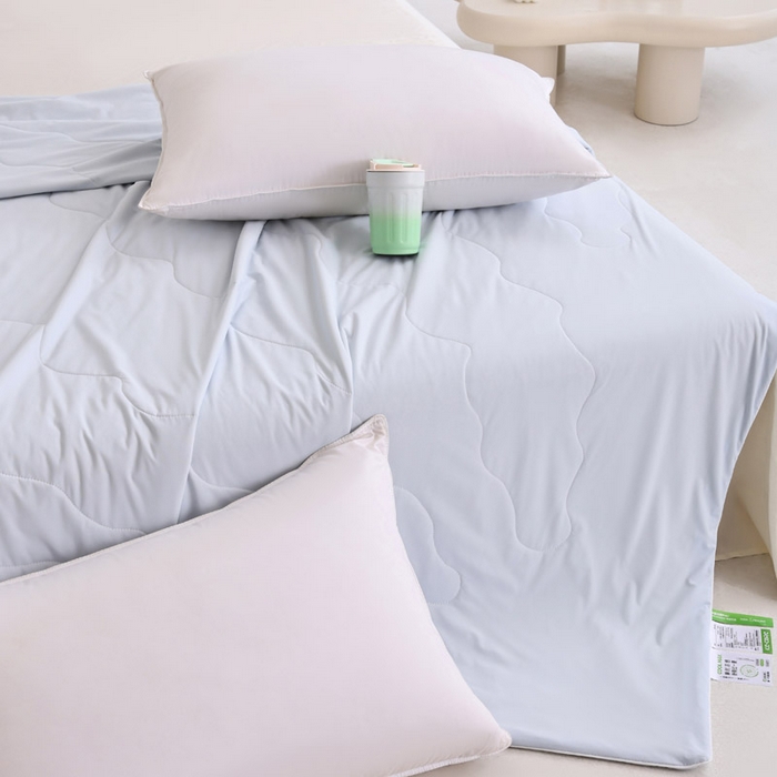 91家纺网 家纺一手货源 找家纺 盛凡家纺 2026新款凉感A类锦氨（170克）55大豆抗菌夏被夏凉被空调被（配礼盒） 雾凇蓝