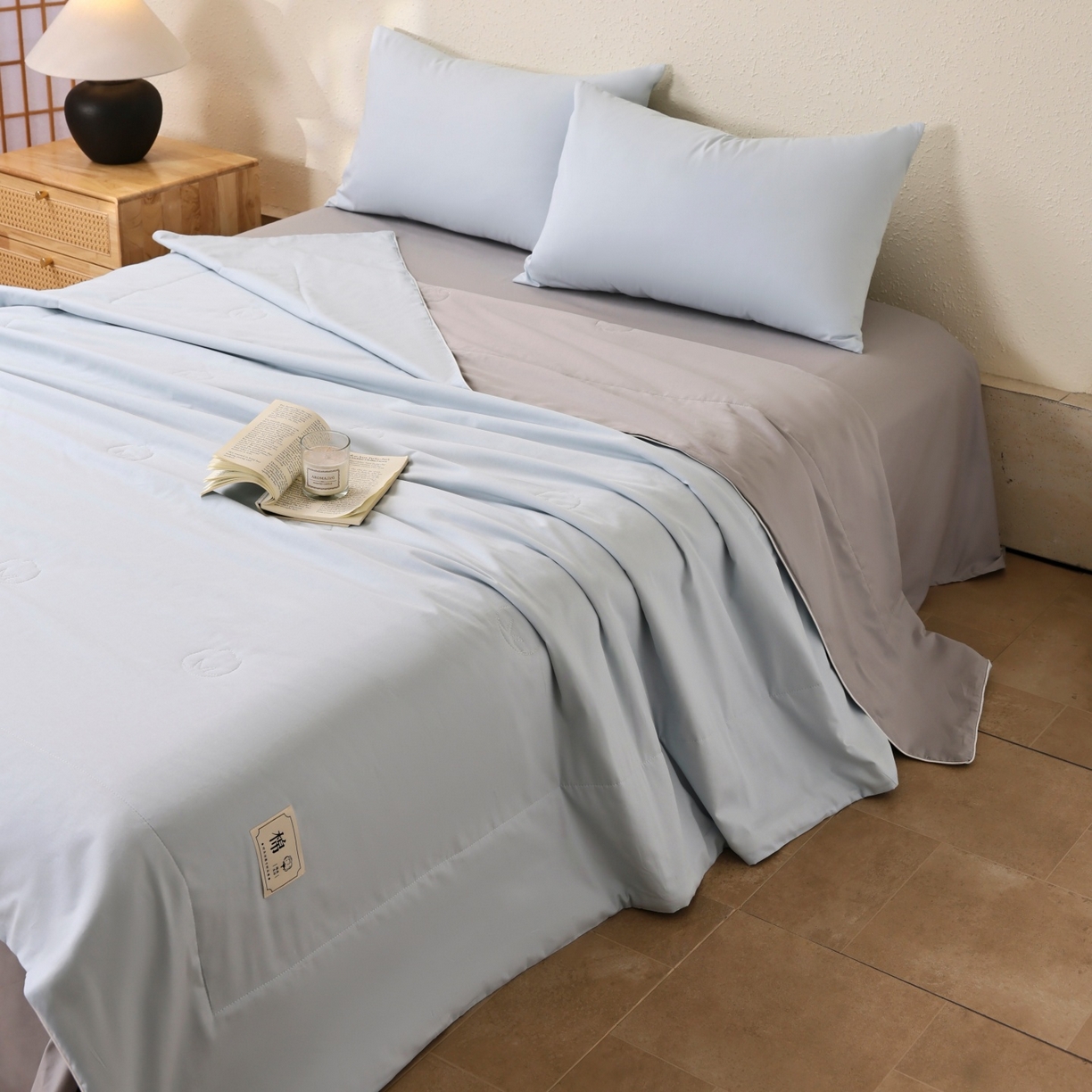 91家纺网 家纺一手货源 找家纺 盛凡家纺 2026新款A类133*72里外全棉100%棉花夏被四件套夏凉被空调被子被芯 花青兰+幻影灰