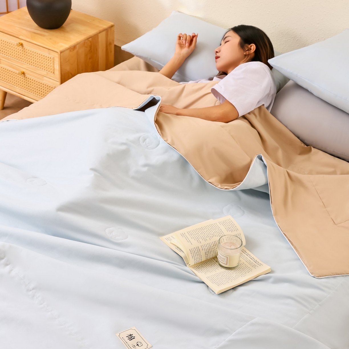 91家纺网 家纺一手货源 找家纺 盛凡家纺 2026新款A类133*72里外全棉100%棉花夏被四件套夏凉被空调被子被芯 花青兰+奶咖