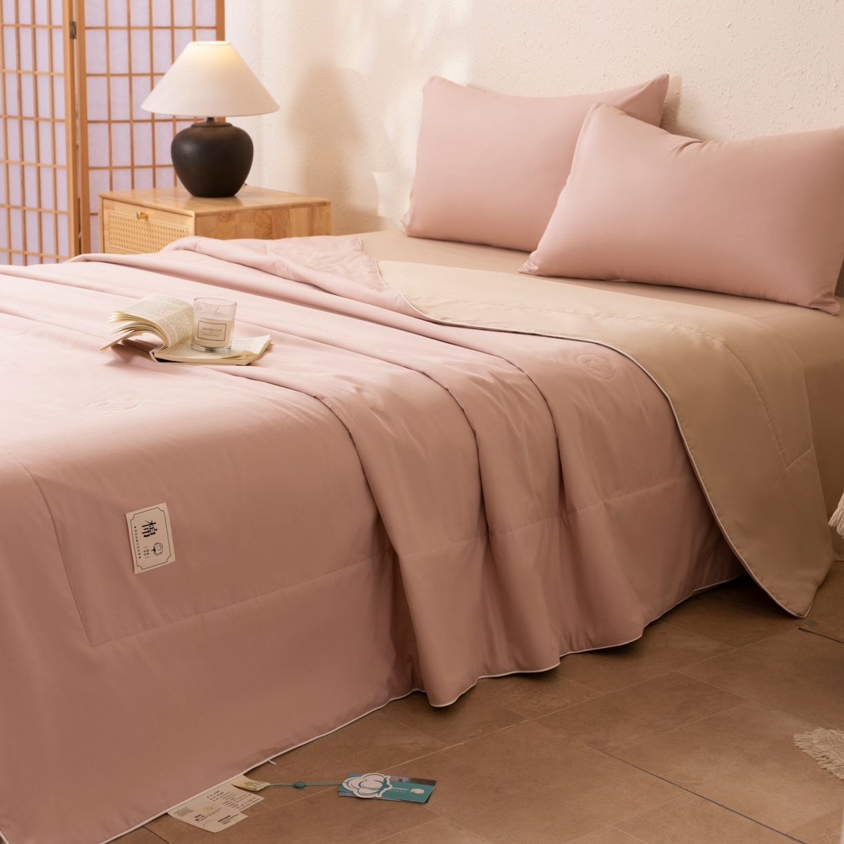 91家纺网 家纺一手货源 找家纺 盛凡家纺 2026新款A类133*72里外全棉100%棉花夏被四件套夏凉被空调被子被芯 玫瑰粉+奶咖
