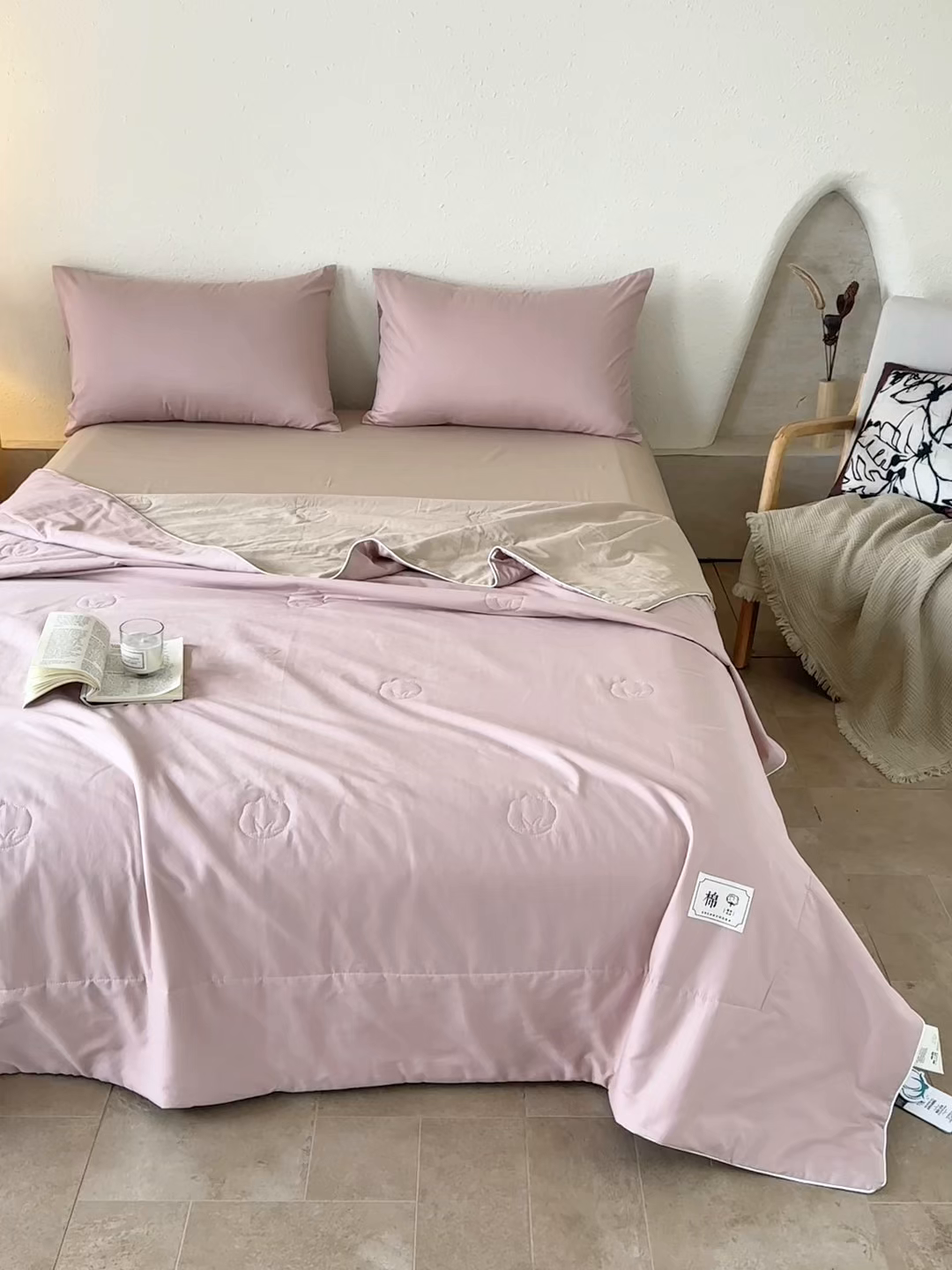 91家纺网 家纺一手货源 找家纺 盛凡家纺 2026新款A类133*72里外全棉100%棉花夏被四件套夏凉被空调被子被芯 玫瑰粉+奶咖