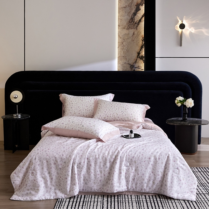 91家纺网 家纺一手货源 找家纺 慕梵家居 2026春夏新款100%莱赛尔天丝夏被空调被夏凉被四件套 花絮蔓