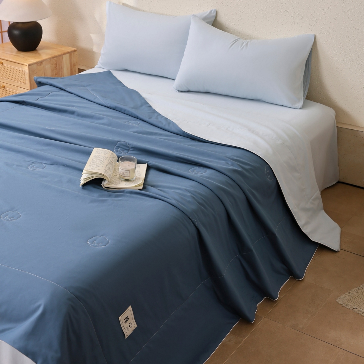 91家纺网 家纺一手货源 找家纺 盛凡家纺 2026新款A类133*72里外全棉100%棉花夏被四件套夏凉被空调被子被芯 深睡蓝