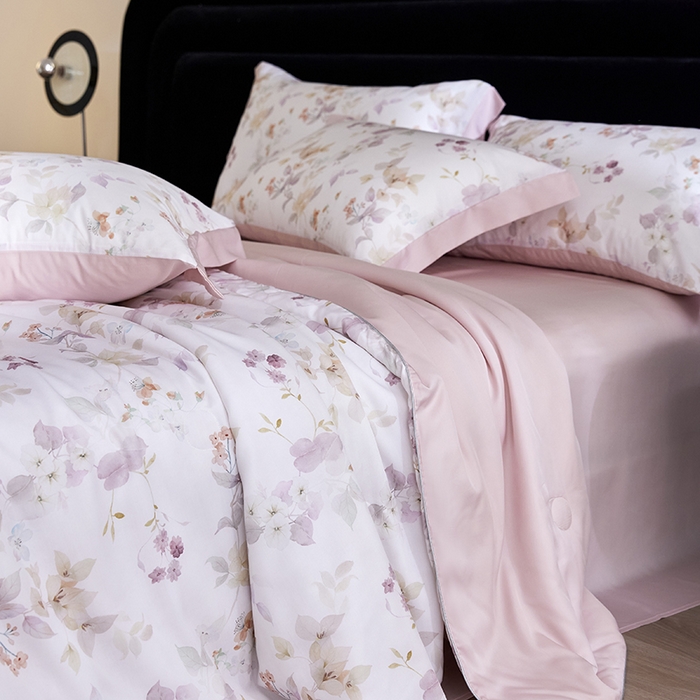 91家纺网 家纺一手货源 找家纺 慕梵家居 2026春夏新款100%莱赛尔天丝夏被空调被夏凉被四件套 花颜外