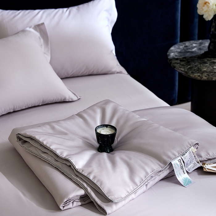 91家纺网 家纺一手货源 找家纺 慕梵家居 2026春夏新款100%莱赛尔天丝夏被空调被夏凉被四件套 经典灰