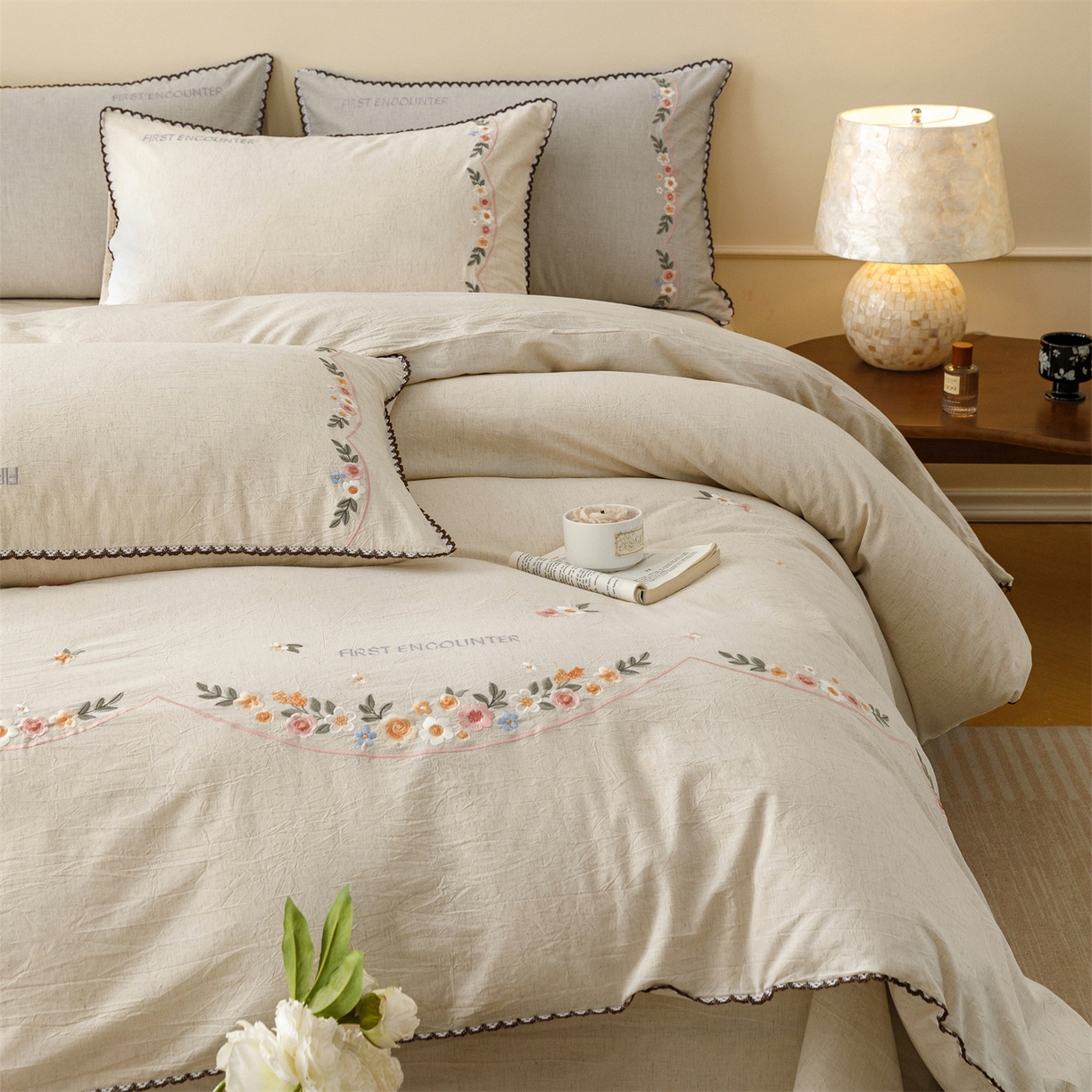 91家纺网 家纺一手货源 找家纺 （总）艾莱家纺 2026新款棉麻刺绣花边款四件套花屿熙