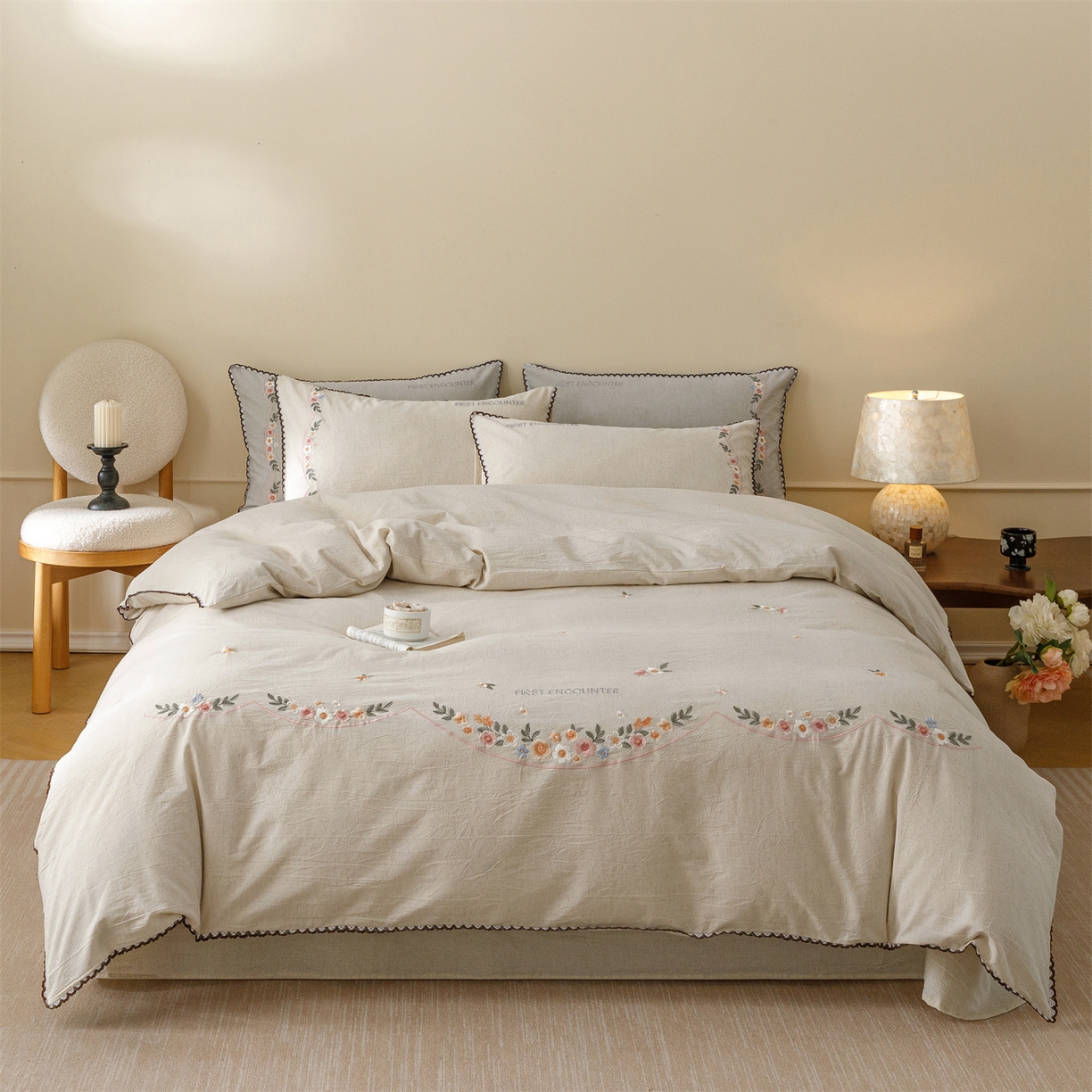 91家纺网 家纺一手货源 找家纺 艾莱家纺 2026新款棉麻刺绣花边款四件套花屿熙 花屿熙-本色