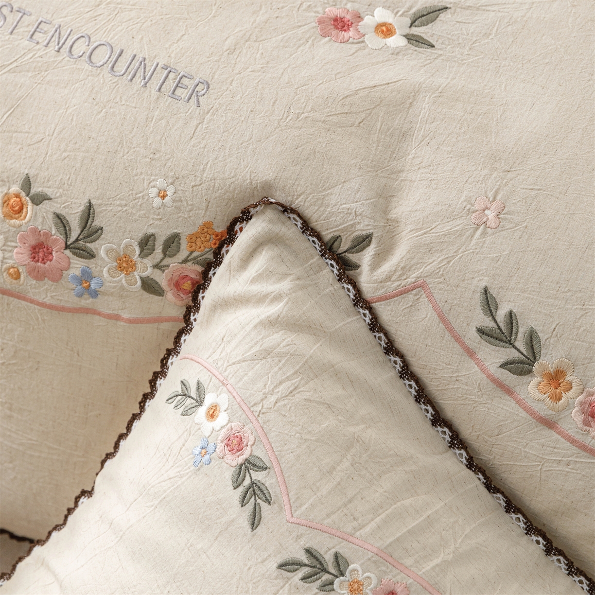 91家纺网 家纺一手货源 找家纺 （总）艾莱家纺 2026新款棉麻刺绣花边款四件套花屿熙