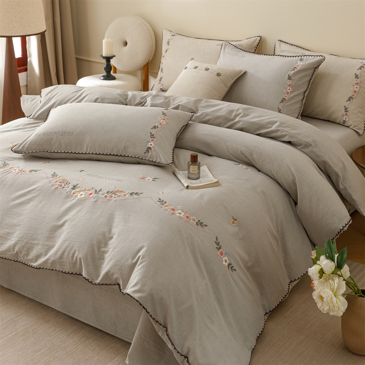 91家纺网 家纺一手货源 找家纺 （总）艾莱家纺 2026新款棉麻刺绣花边款四件套花屿熙