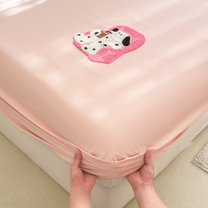91家纺网 家纺一手货源 找家纺 欣宜家纺 2026新款卡通全棉纯棉纯色绣花床垫保护套罩单床笠床笠单件单品床笠 奶油粉