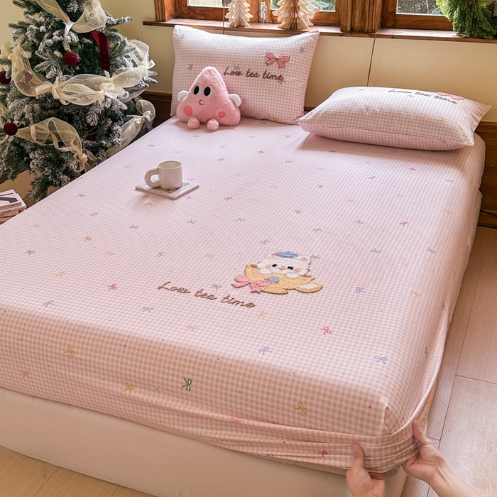 欣宜家纺 2026新款13070全棉纯棉印花绣花卡通床垫保护套罩单床笠床笠单件单品床笠 曲奇粉