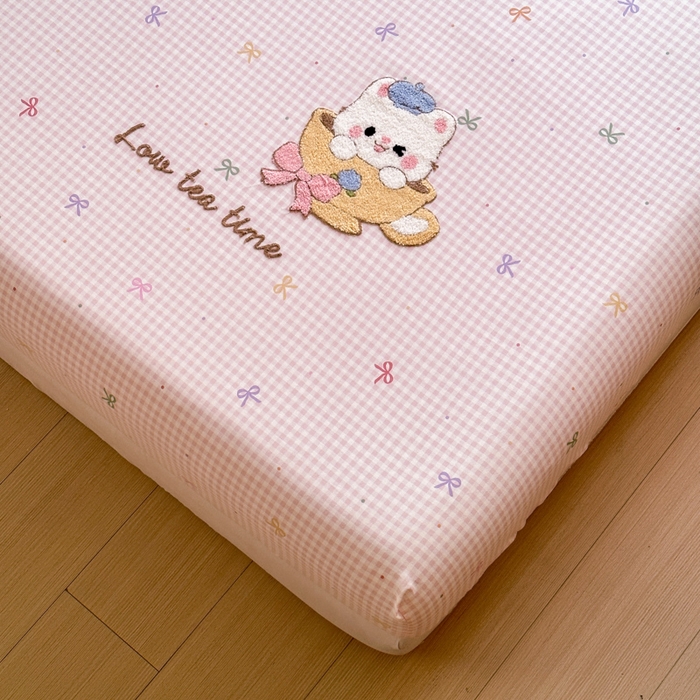 91家纺网 家纺一手货源 找家纺 欣宜家纺 2026新款13070全棉纯棉印花绣花卡通床垫保护套罩单床笠床笠单件单品床笠 曲奇粉