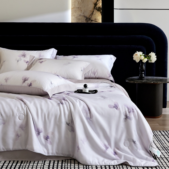 91家纺网 家纺一手货源 找家纺 慕梵家居 2026春夏新款100%莱赛尔天丝夏被空调被夏凉被四件套 雾蝶花