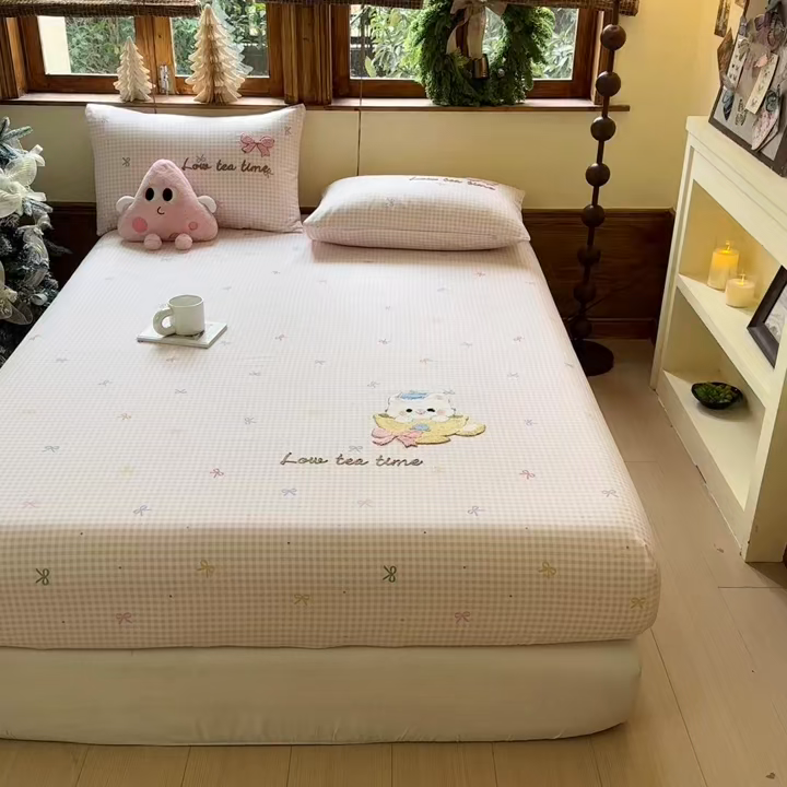 91家纺网 家纺一手货源 找家纺 （总）欣宜家纺 2026新款13070全棉纯棉印花绣花卡通床垫保护套罩单床笠床笠单件单品床笠