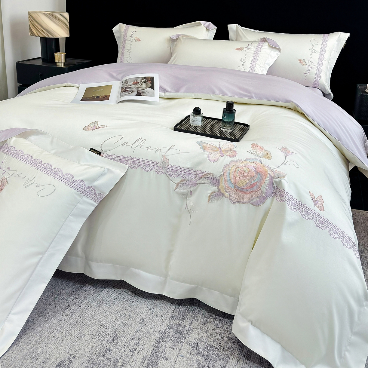 91家纺网 家纺一手货源 找家纺 （总）欣宜家纺 2026新款100支贡缎长绒棉纯棉无纸刺绣软绣花四件套高端礼盒-蝶曼影