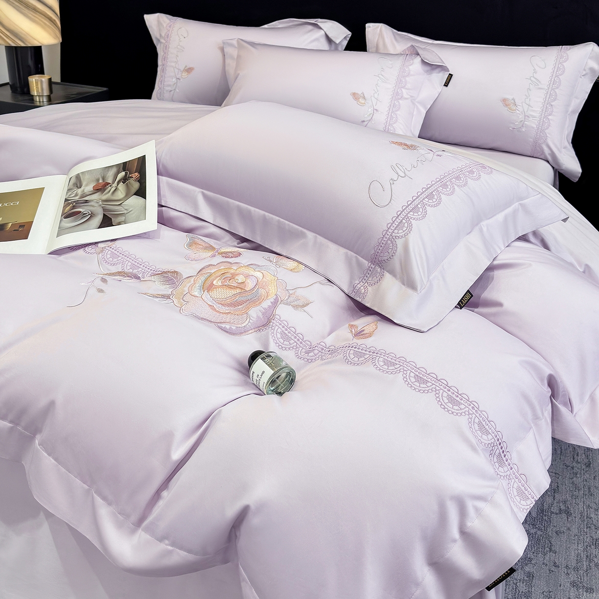 91家纺网 家纺一手货源 找家纺 （总）欣宜家纺 2026新款100支贡缎长绒棉纯棉无纸刺绣软绣花四件套高端礼盒-蝶曼影