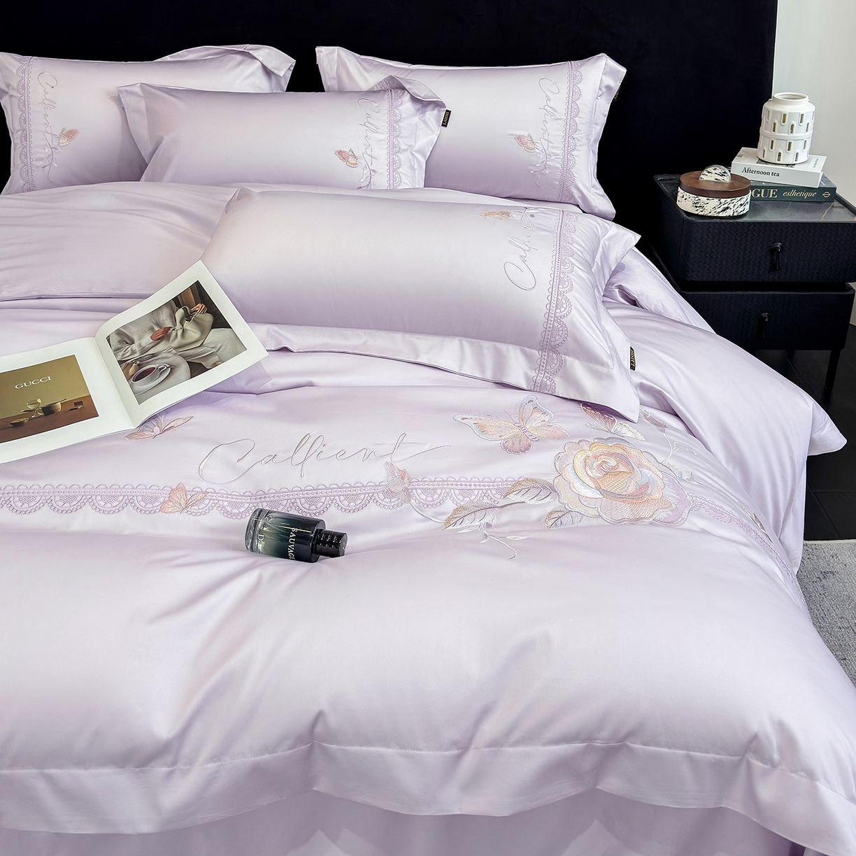 91家纺网 家纺一手货源 找家纺 欣宜家纺 2026新款100支贡缎长绒棉纯棉无纸刺绣软绣花四件套高端礼盒-蝶曼影 蝶曼影-梦幻紫